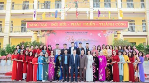 Trường Tiểu học Hòa Phong tổ chức lễ Kỷ niệm 41 năm Ngày nhà giáo Việt Nam (20/11/1982-20/11/2023)